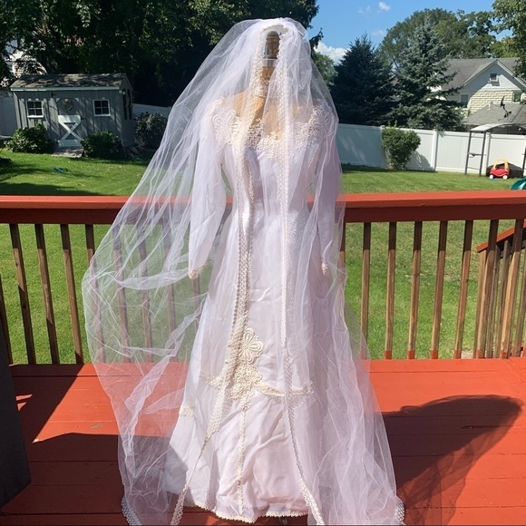 Bridal Vintage 1970s high neck long sleeve wedding dress & veils small - Picture 13 of 17